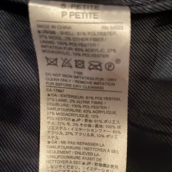 Banana Republic Fur Collared Coat. - Picture 8 of 8